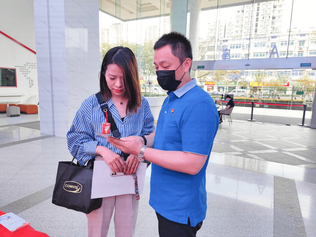 华夏人寿合肥中支联合开展打击电信网络诈骗宣传活动