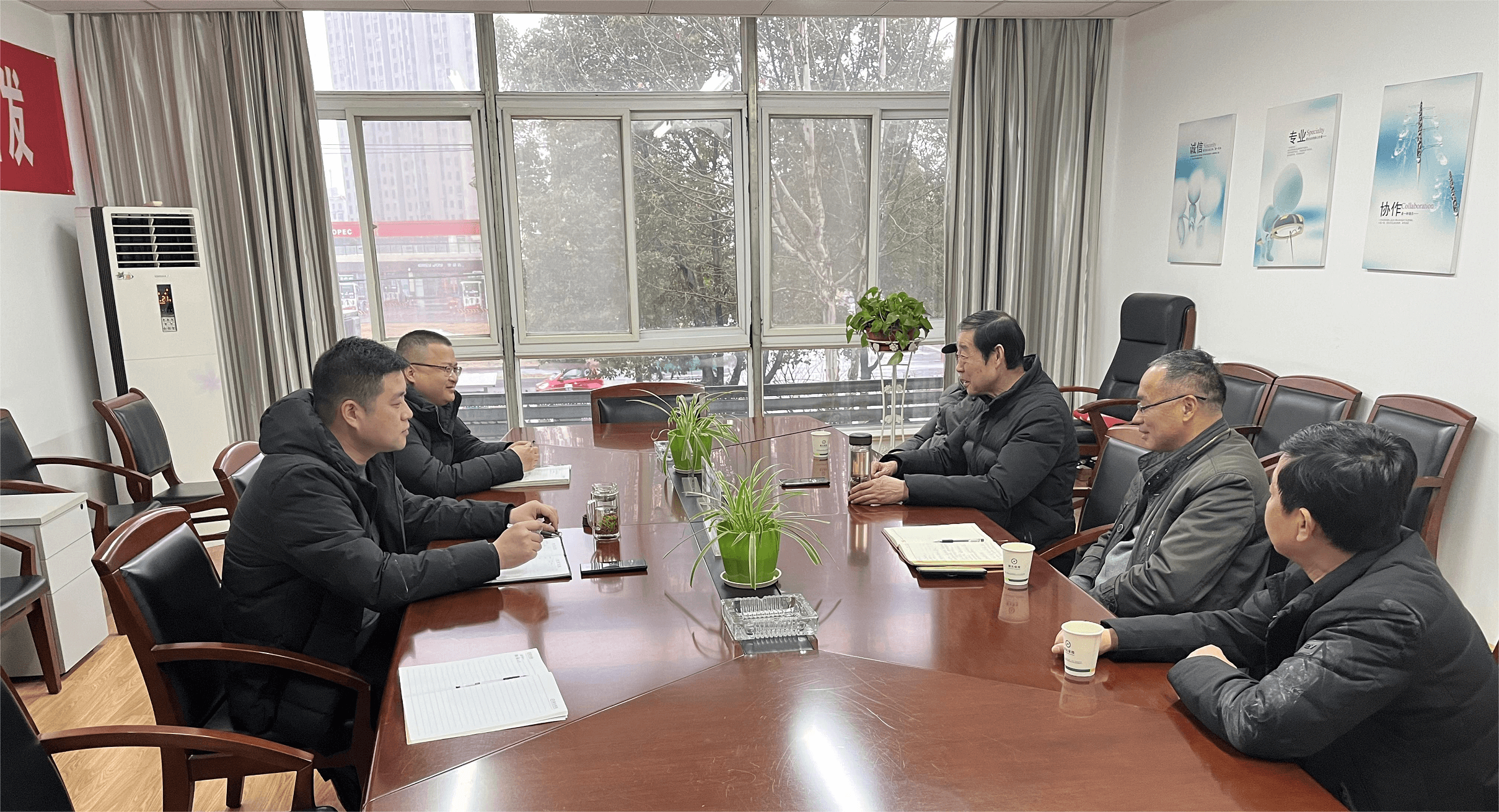 国元保险巢湖支公司与巢湖市人民法院诉前调解中心座谈交流
